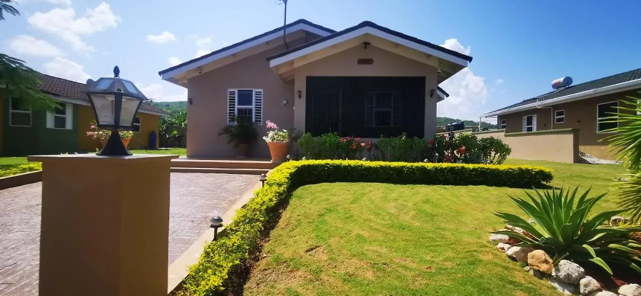 A Serene Getaway By The Oasis Florence Hall